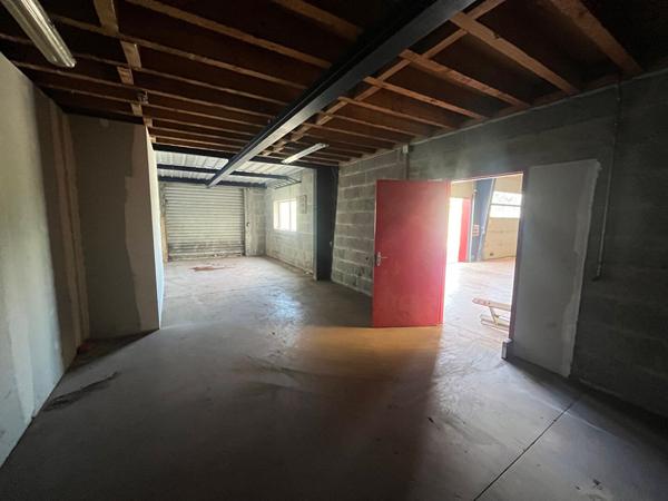 Local d'activité Laval 384 m2