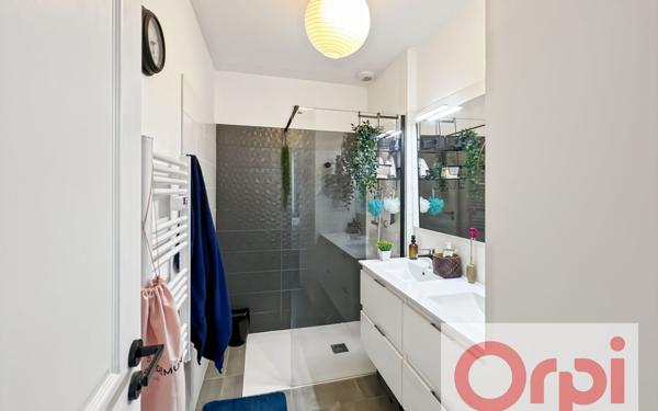 Maison à vendre    4 pièces •  Grenade