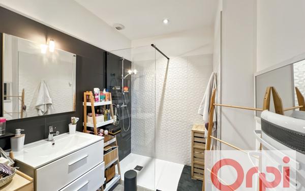 Maison à vendre    4 pièces •  Grenade