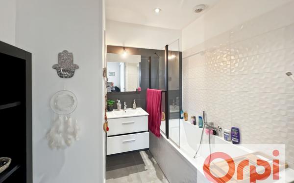 Maison à vendre    4 pièces •  Grenade