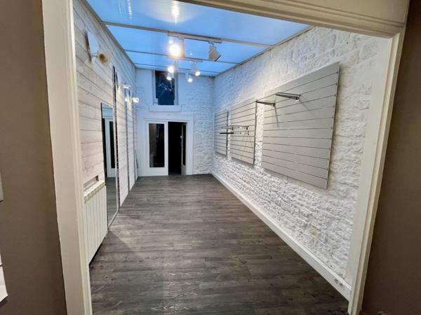 Local commercial à vendre |  Fontenay-le-Comte |  Murs | 70 m²
