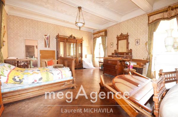 Maison à VILLENEUVE-LES-BEZIERS, 34420 - 13 pièces 300m²