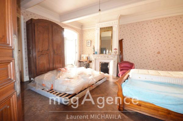 Maison à VILLENEUVE-LES-BEZIERS, 34420 - 13 pièces 300m²