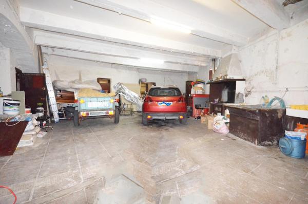 Maison à VILLENEUVE-LES-BEZIERS, 34420 - 13 pièces 300m²