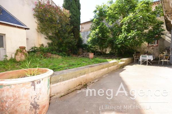 Maison à VILLENEUVE-LES-BEZIERS, 34420 - 13 pièces 300m²