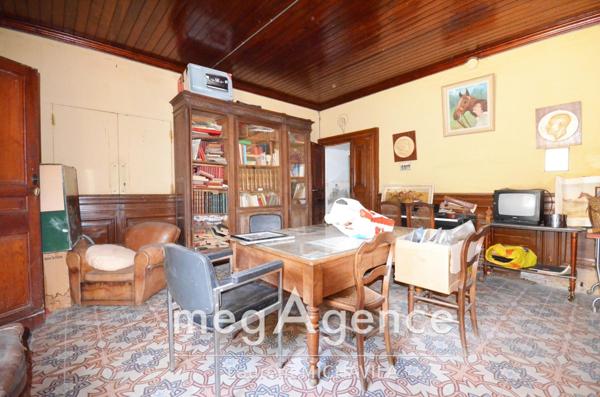 Maison à VILLENEUVE-LES-BEZIERS, 34420 - 13 pièces 300m²