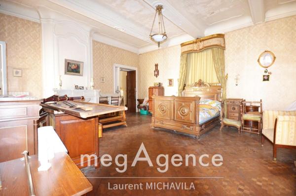 Maison à VILLENEUVE-LES-BEZIERS, 34420 - 13 pièces 300m²