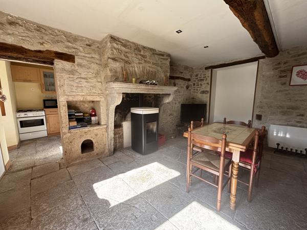 LARREY (21) Maison de village de 80m² avec terrain clôt de 350m² proche de Châtillon sur Seine Larrey (21330)