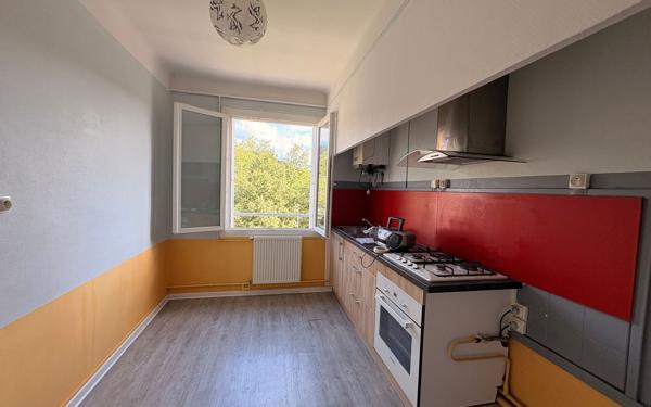 Immeuble à vendre    18 pièces •  Decazeville