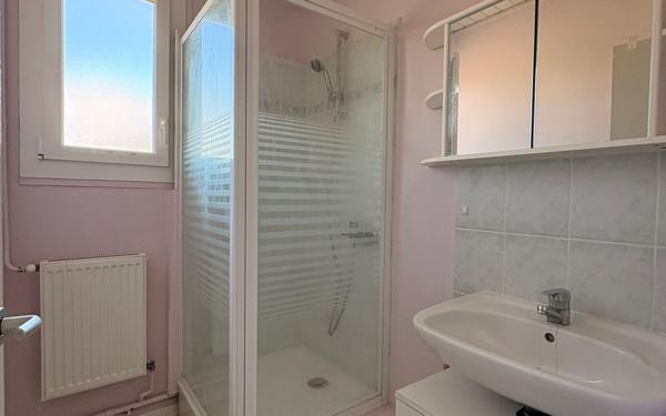 Immeuble à vendre    18 pièces •  Decazeville