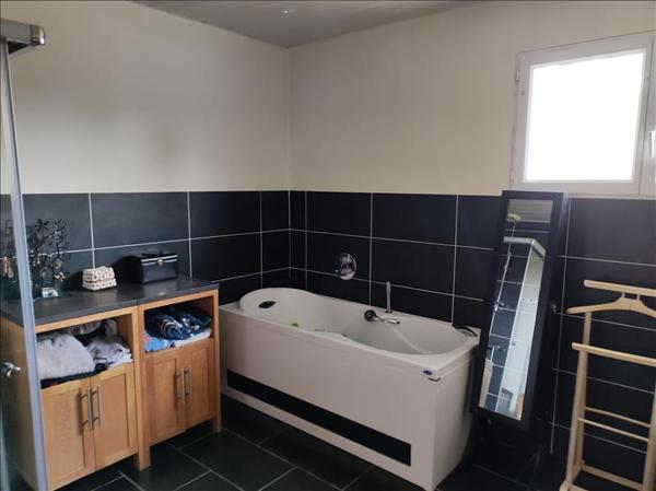 Maison à vendre |  Saint-Caprais-de-Bordeaux |  5 pièces | 122 m²