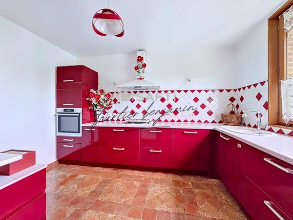 Maison familiale 3 chambres avec jardin de plus de 1 000 m²
