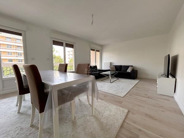 Appartement Poissy 4 pièce(s) 79.97 m2 Loyer 1 700 €/mois charges comprises **  - Référence  9229