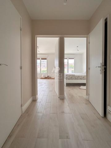 Appartement Poissy 4 pièce(s) 79.97 m2 Loyer 1 700 €/mois charges comprises **  - Référence  9229