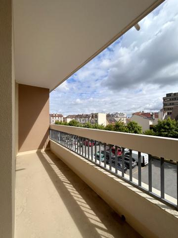 Appartement Poissy 4 pièce(s) 79.97 m2 Loyer 1 700 €/mois charges comprises **  - Référence  9229