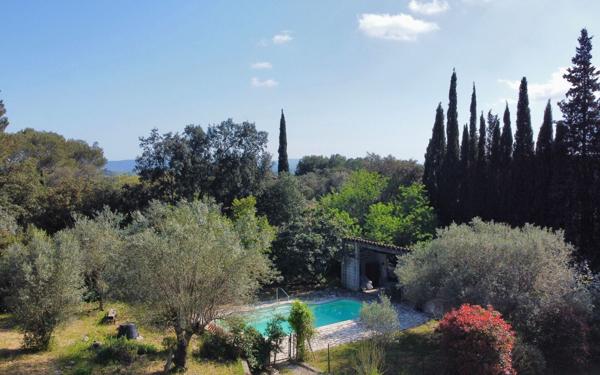 Maison à vendre    9 pièces •  Saint-Georges-d'Orques