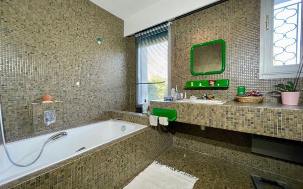 Maison à vendre    9 pièces •  Saint-Georges-d'Orques