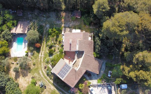 Maison à vendre    9 pièces •  Saint-Georges-d'Orques