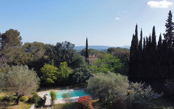 Maison à vendre    9 pièces •  Saint-Georges-d'Orques