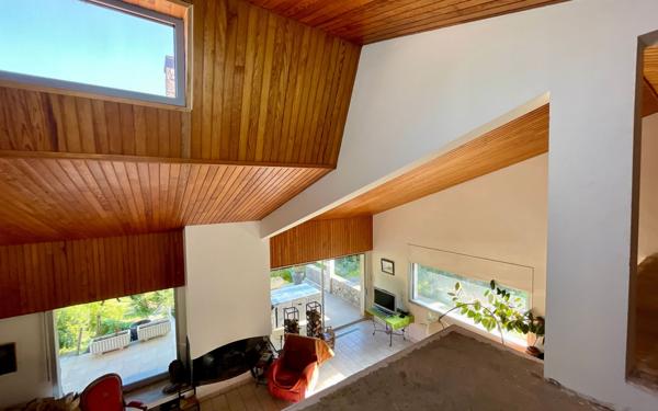 Maison à vendre    9 pièces •  Saint-Georges-d'Orques