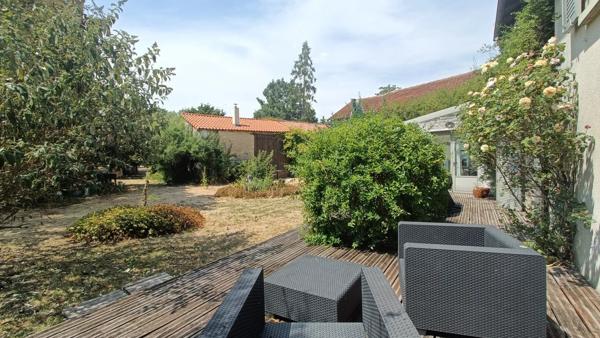 MAISON 4 CHAMBRES AVEC PISCINE AMBERRE