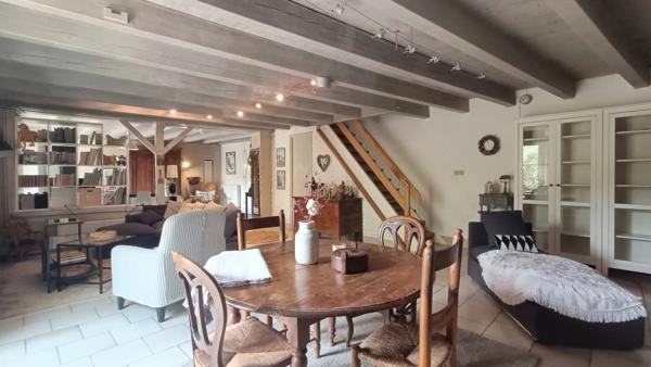 MAISON 4 CHAMBRES AVEC PISCINE AMBERRE
