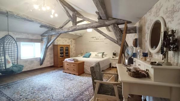 MAISON 4 CHAMBRES AVEC PISCINE AMBERRE