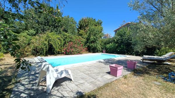 MAISON 4 CHAMBRES AVEC PISCINE AMBERRE
