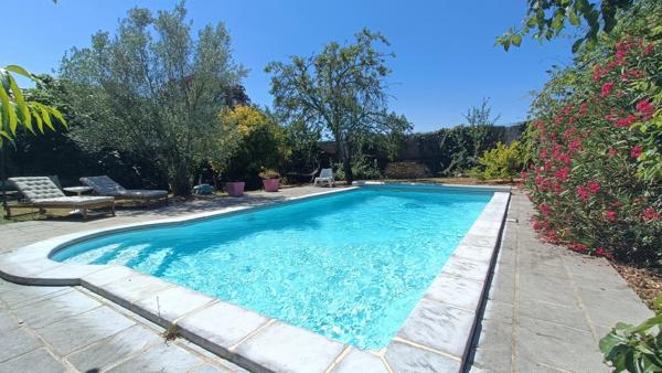 MAISON 4 CHAMBRES AVEC PISCINE AMBERRE