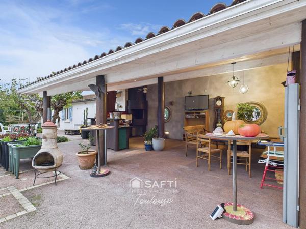 Maison spacieuse avec dépendances et piscine