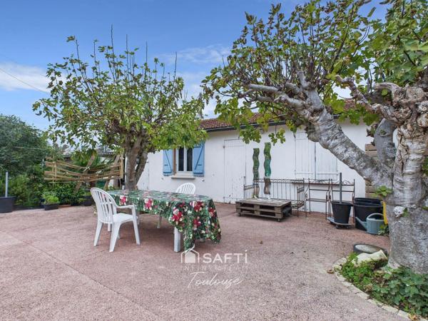 Maison spacieuse avec dépendances et piscine