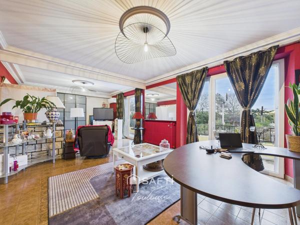 Maison spacieuse avec dépendances et piscine