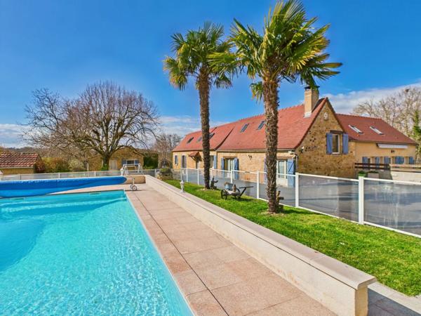Maison de 5 chambres avec potentiel de revenu près de Gourdon