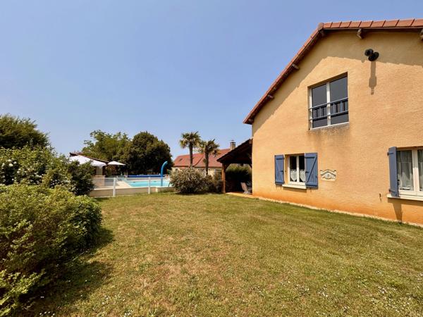 Maison de 5 chambres avec potentiel de revenu près de Gourdon
