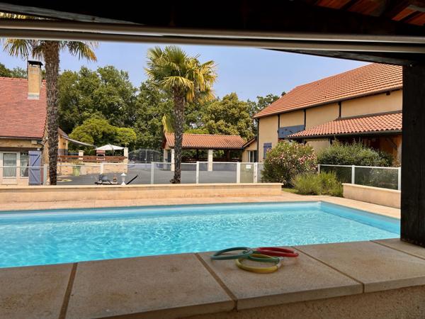 Maison de 5 chambres avec potentiel de revenu près de Gourdon
