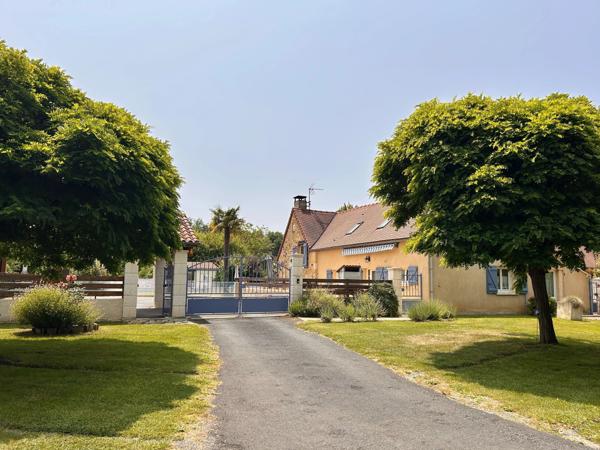 Maison de 5 chambres avec potentiel de revenu près de Gourdon