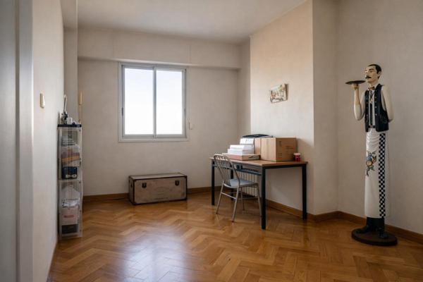Appartement de standing à rénover avec vues mer -Quartier de la Corderie