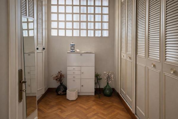 Appartement de standing à rénover avec vues mer -Quartier de la Corderie