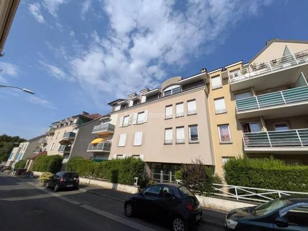 Location                                                      Appartement
                        
                     1 pièces                      27 m2                     à Champs-sur-Marne