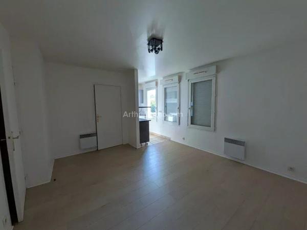 Location                                                      Appartement
                        
                     1 pièces                      27 m2                     à Champs-sur-Marne