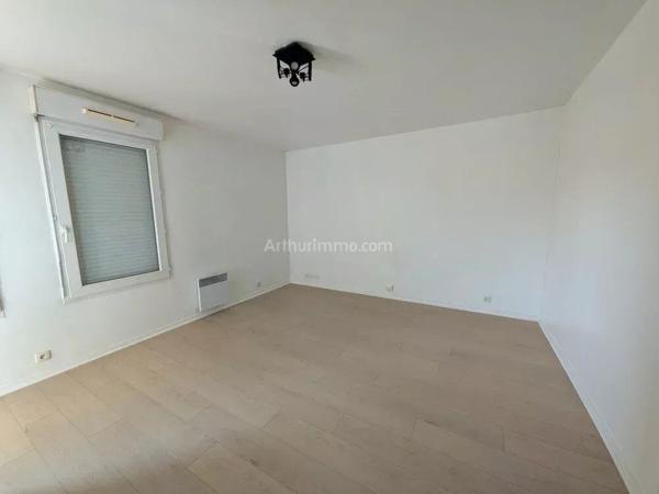 Location                                                      Appartement
                        
                     1 pièces                      27 m2                     à Champs-sur-Marne