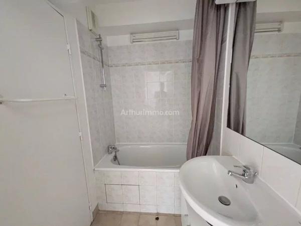 Location                                                      Appartement
                        
                     1 pièces                      27 m2                     à Champs-sur-Marne