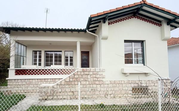 Immeuble à vendre    6 pièces •  Aire-sur-l'Adour