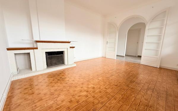 Immeuble à vendre    6 pièces •  Aire-sur-l'Adour