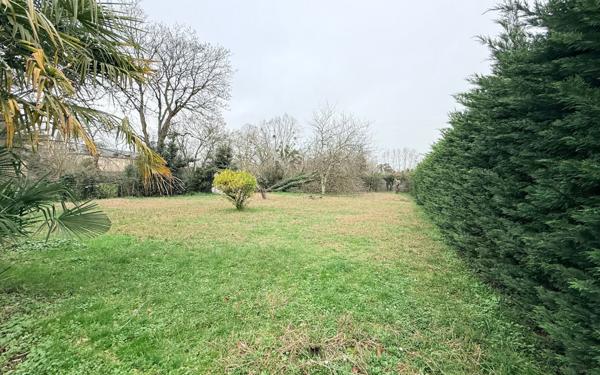 Immeuble à vendre    6 pièces •  Aire-sur-l'Adour