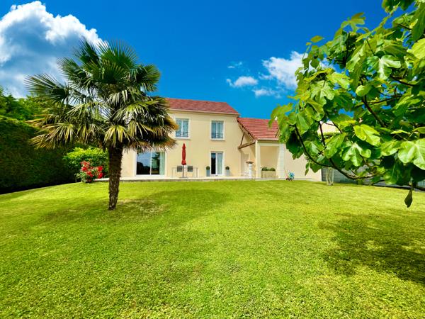 Maison recente de 155 m2 / 4 chambres / sans vis-à-vis