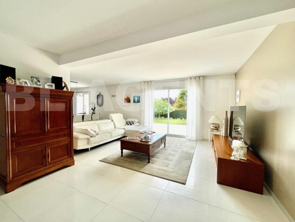 Maison recente de 155 m2 / 4 chambres / sans vis-à-vis