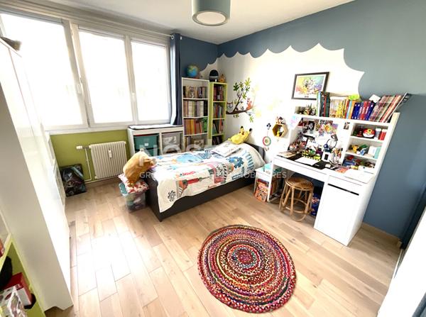 Appartement 4 pièces de 86 m2 centre ville de Houilles