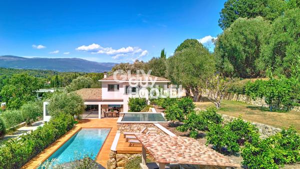 Mougins - À deux pas du Royal Mougins Golf, une propriété confidentielle aux finitions d'exception