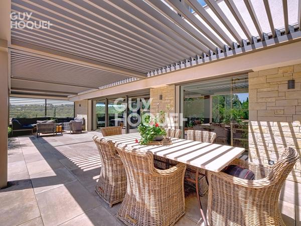Mougins - À deux pas du Royal Mougins Golf, une propriété confidentielle aux finitions d'exception